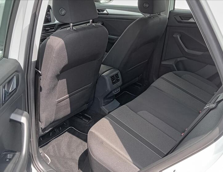 Volkswagen T-Roc 13