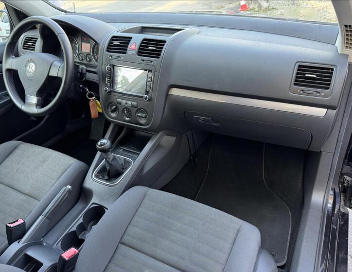 Volkswagen Golf 26