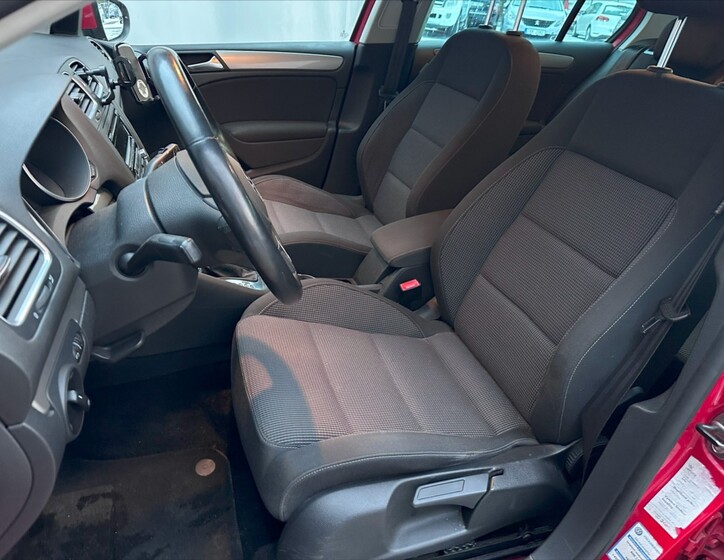 Volkswagen Golf 10