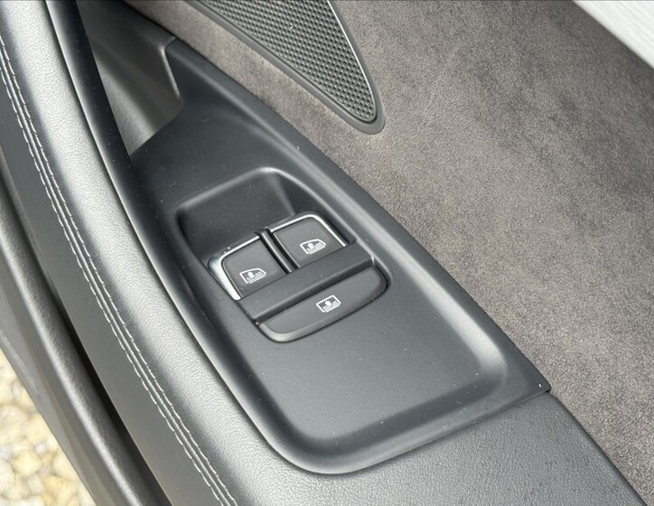 Audi A8 44