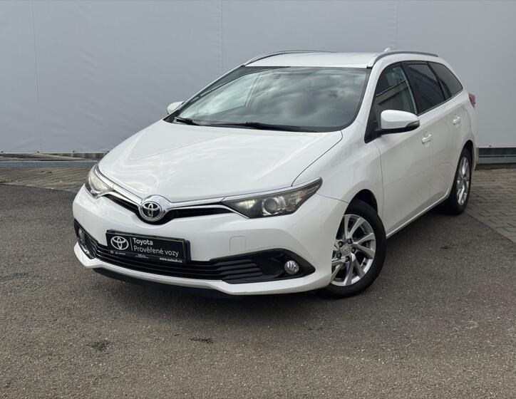 Toyota Auris 1