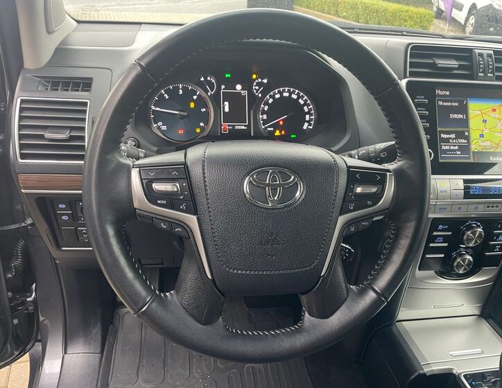 Toyota Land Cruiser 17