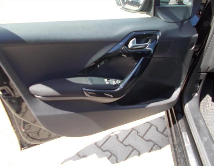 Peugeot 208 27