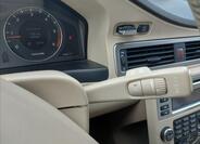Volvo XC70 29