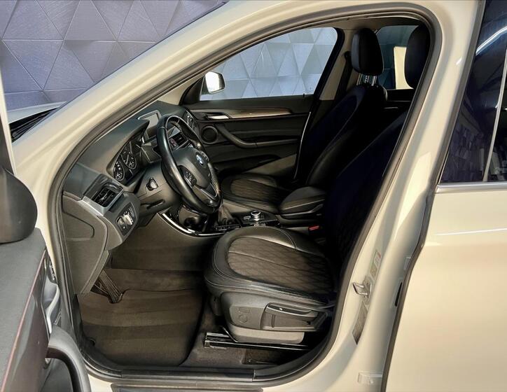 BMW X1 11