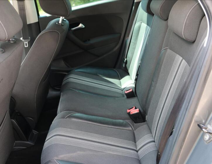 Volkswagen Polo 38
