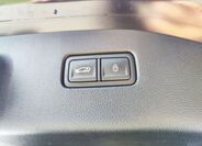 Hyundai Genesis 11