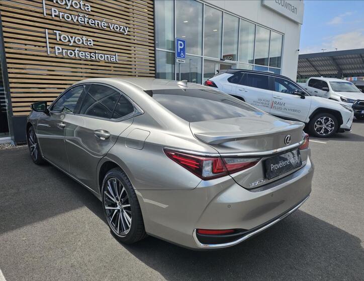 Lexus ES 300h 2