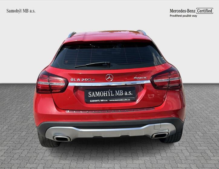Mercedes-Benz GLA 4