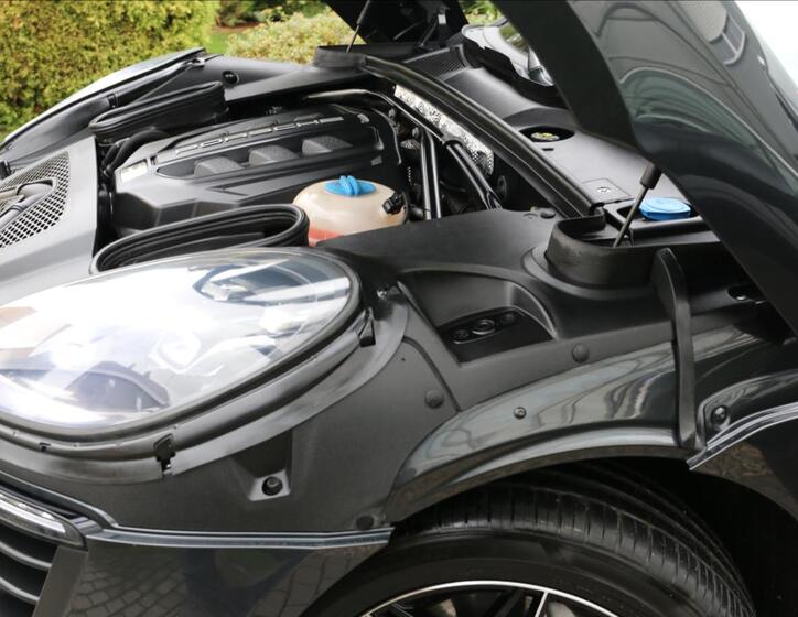 Porsche Macan 63