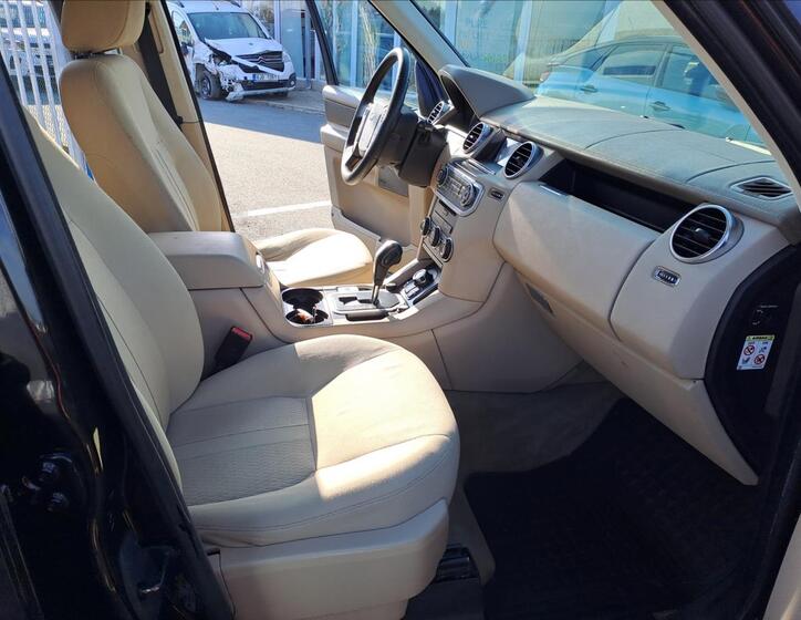Land Rover Discovery 8