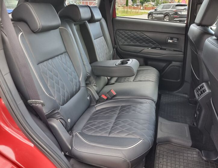 Mitsubishi Outlander 11