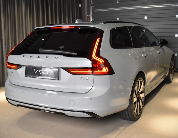 Volvo V90 4