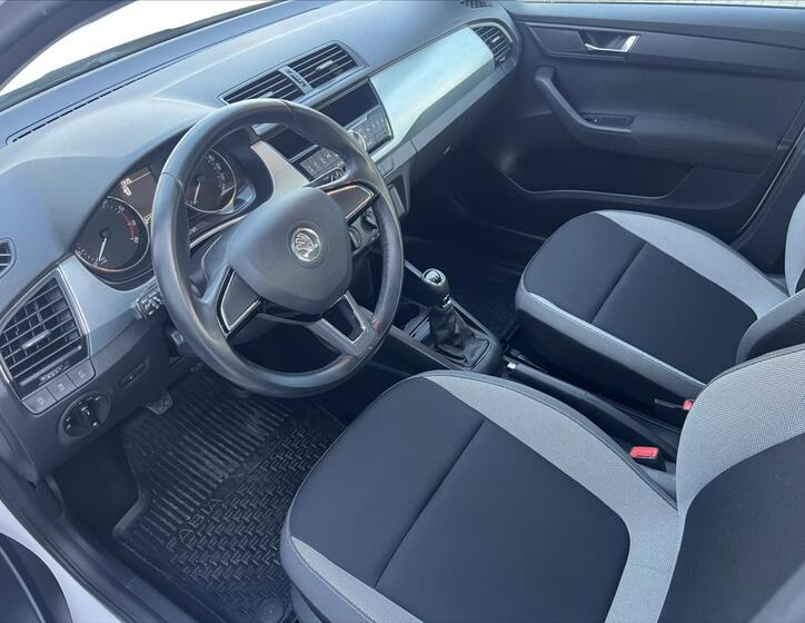 Škoda Fabia 16