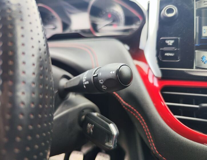 Peugeot 208 24