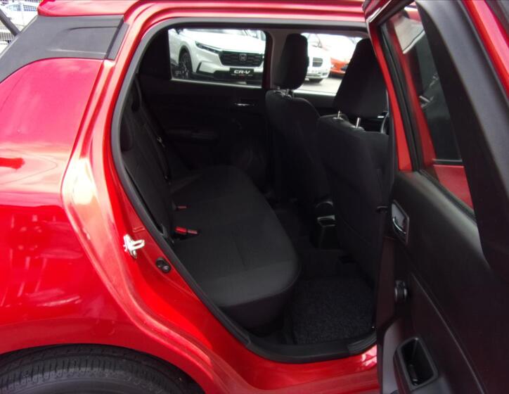 Suzuki Swift 12