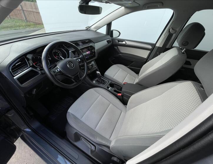 Volkswagen Touran 5
