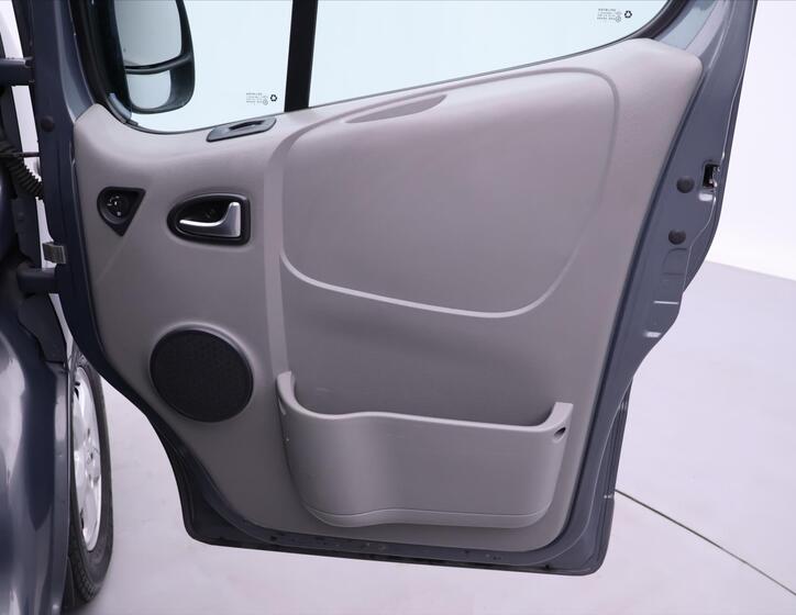 Renault Trafic 13