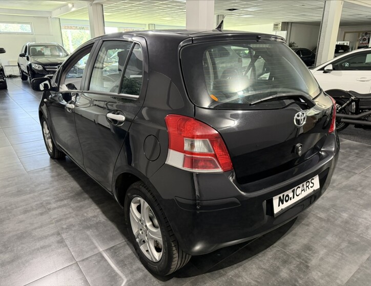 Toyota Yaris 4