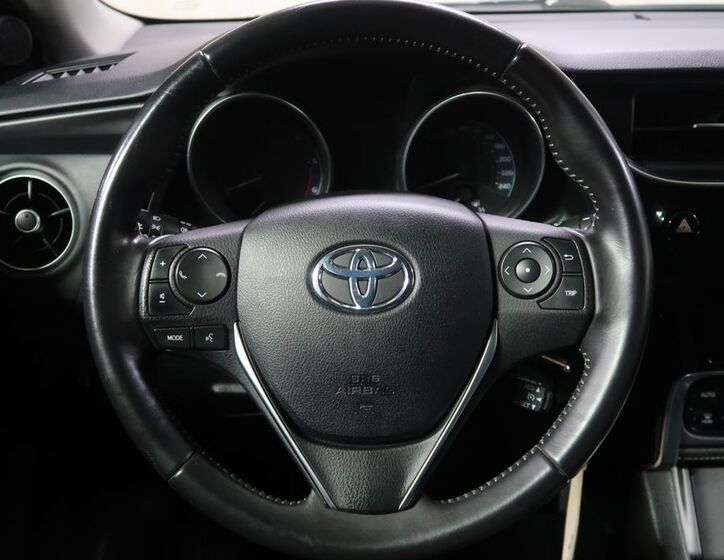 Toyota Auris 14