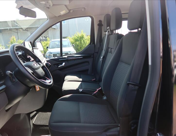 Ford Tourneo Custom 12