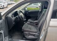 Volkswagen Tiguan 9