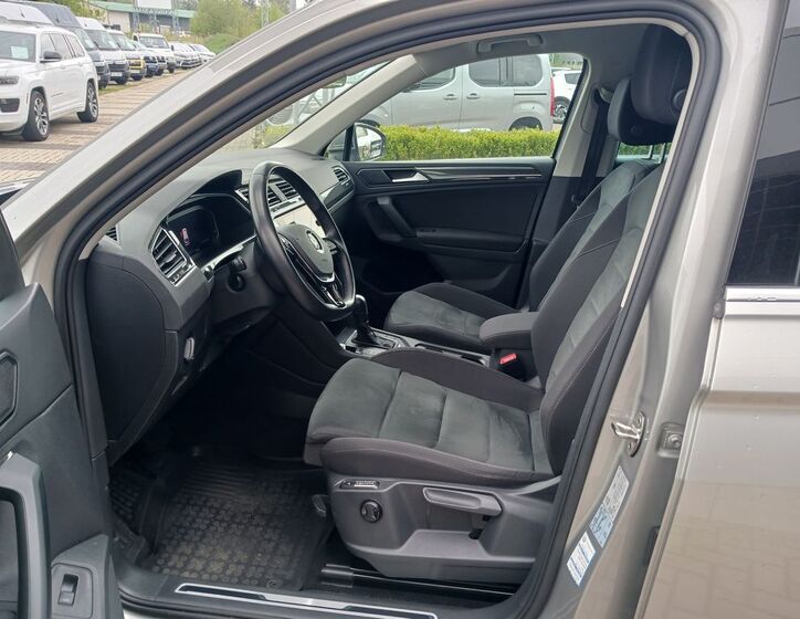 Volkswagen Tiguan 9