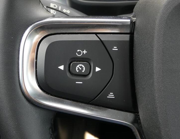 Volvo XC40 11