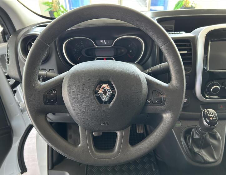 Renault Trafic 13
