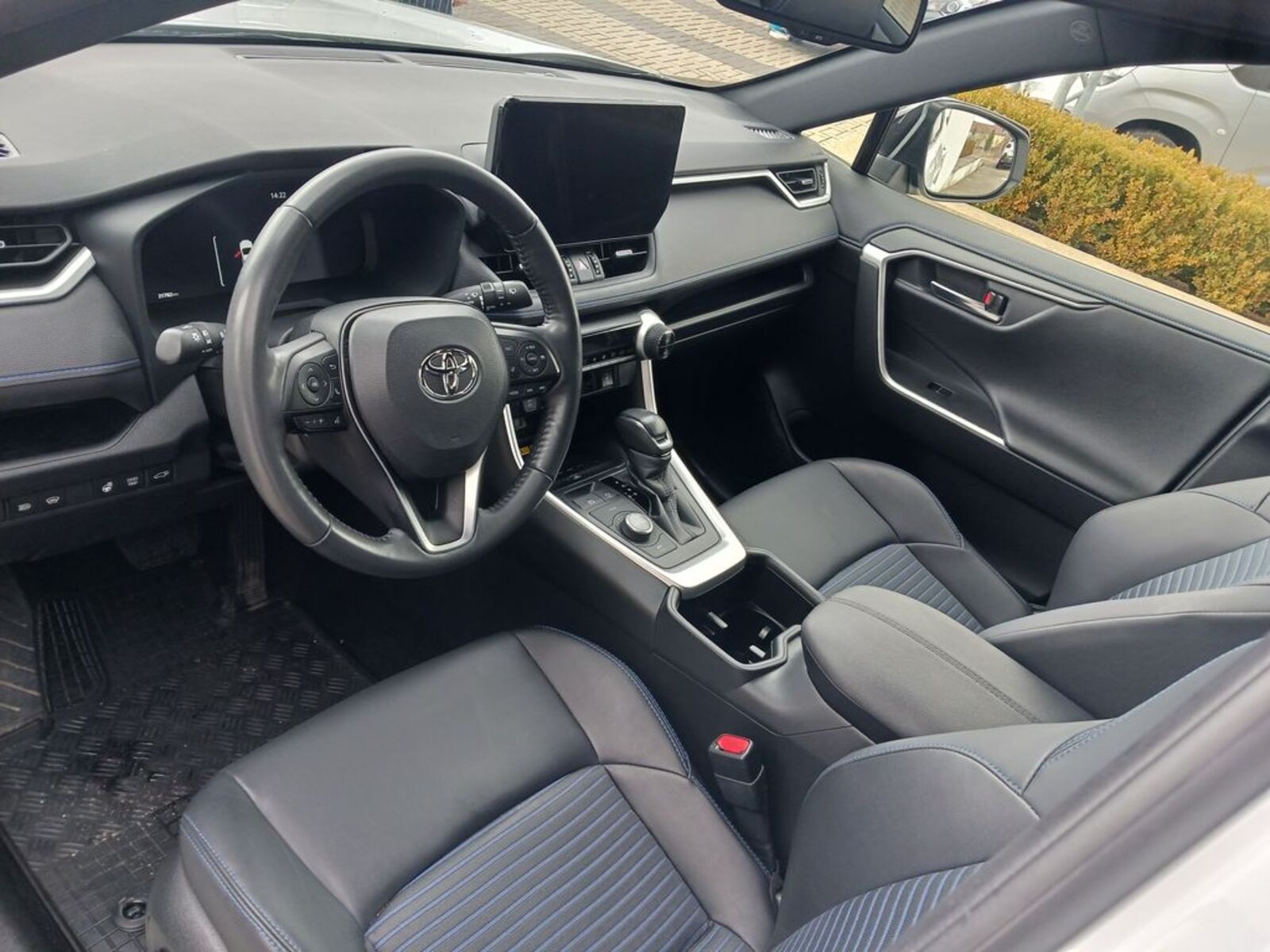 Toyota RAV4 10