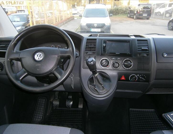 Volkswagen Multivan 11
