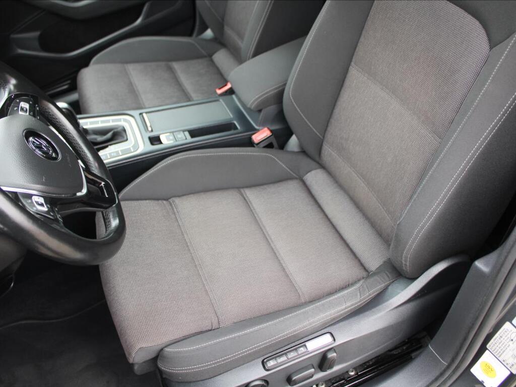 Volkswagen Passat 30