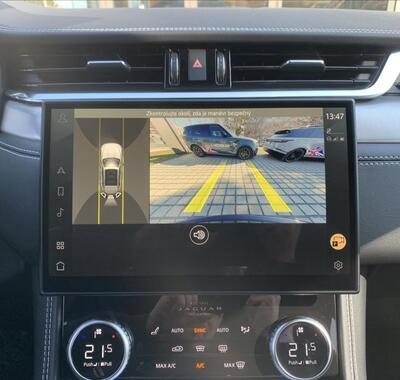 Jaguar F-Pace 27