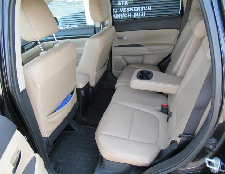 Mitsubishi Outlander 12