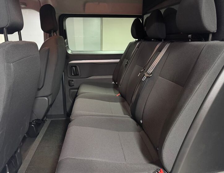 Toyota ProAce 9