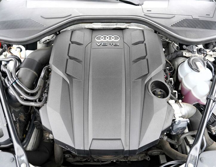 Audi A8 10