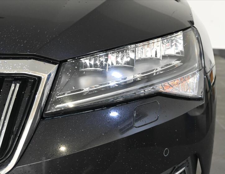 Škoda Superb 32