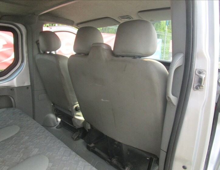 Opel Vivaro 21