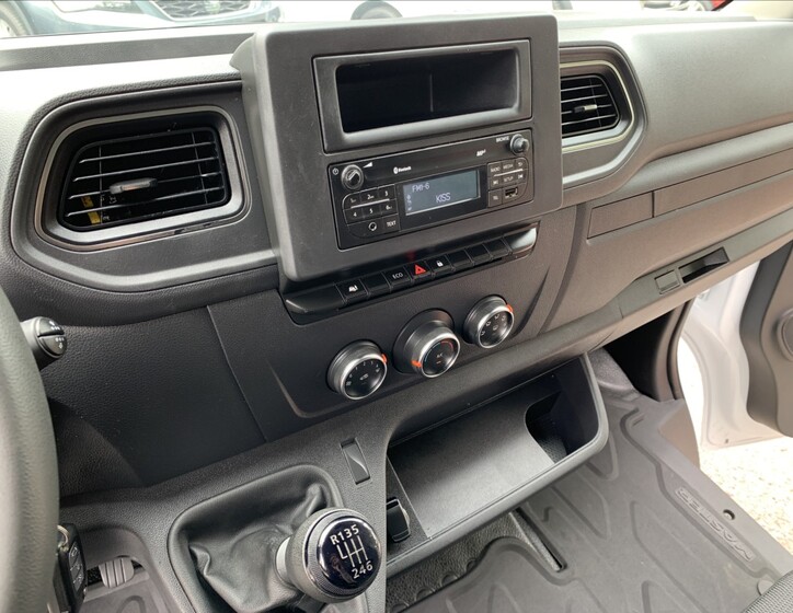 Renault Master 9