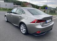 Lexus IS 300h 37