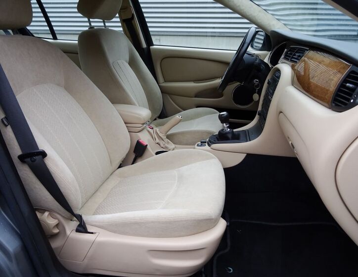 Jaguar X-Type 13