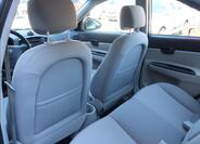 Hyundai Accent 12