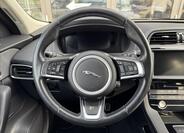 Jaguar F-Pace 18