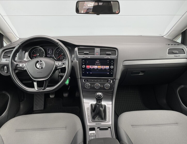 Volkswagen Golf 9