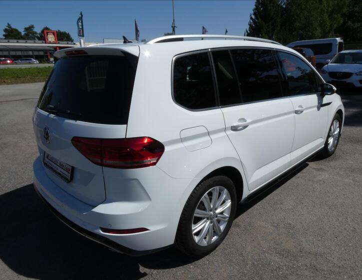 Volkswagen Touran 9