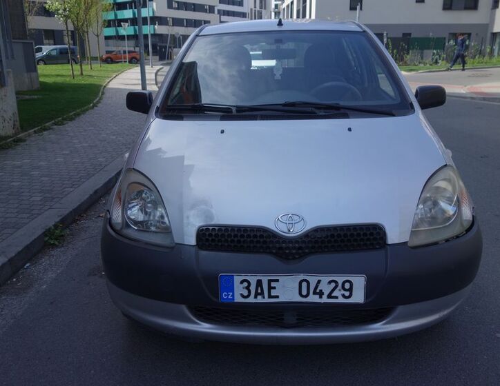 Toyota Yaris 9