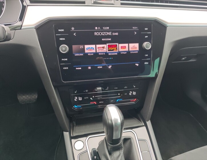 Volkswagen Passat 9