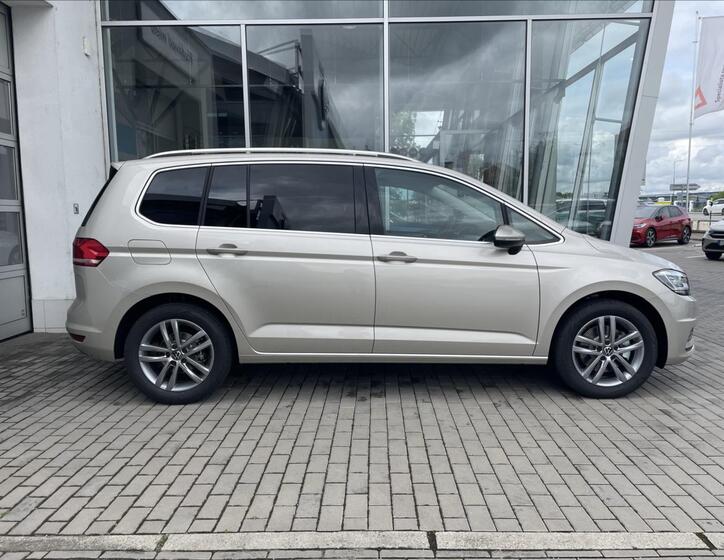 Volkswagen Touran 4