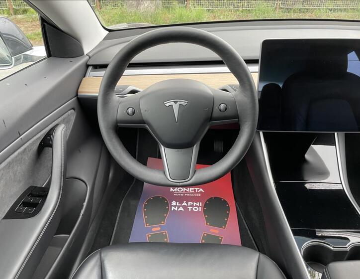 Tesla Model 3 17