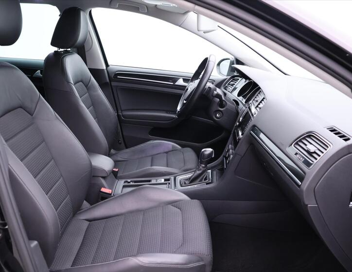 Volkswagen Golf 14